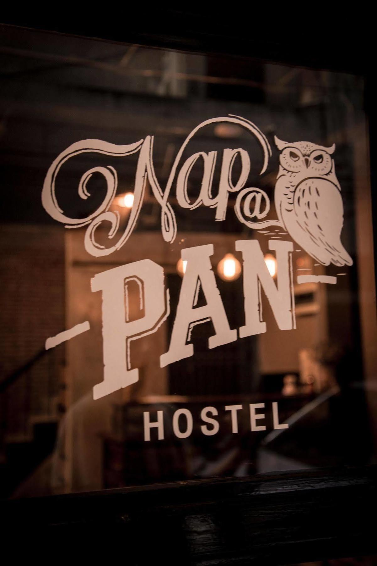 Nap@Pan Hostel Silom Bangkok Esterno foto